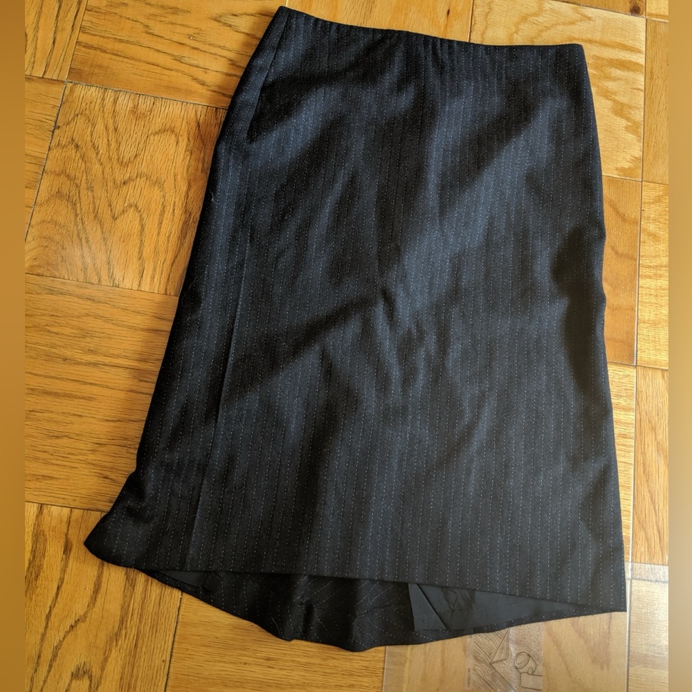 Womens M-A-G by Magaschoni skirt Navy Blue Striped Sz 6 Six Wool Below Knee